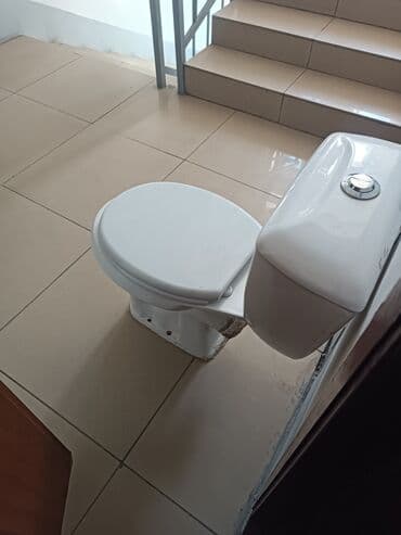 односпальную кровать: Унитаз Напольный, Б/у, Материал: Фарфор — 1