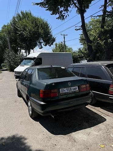 Транспорт: Volkswagen Vento: 1997 г., 1.8 л, Механика, Бензин, Седан — 8