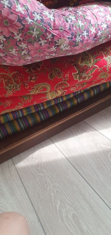 кровать комплект: Продаются жер тощок,одеяла срочно,цена от 300 сом — 1