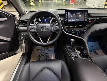 e2 byd: Toyota Camry: 2021 г., 2.5 л, Вариатор, Гибрид, Седан — 6