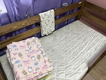 Детская мебель: Детская односпальная кровать, Б/у, Для девочки, Для мальчика, С матрасом, Дерево, Самовывоз — 1
