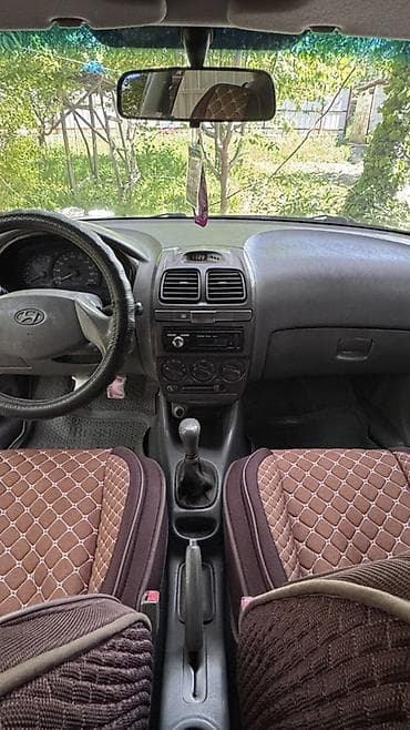 Hyundai Accent: 2000 г., 1.5 л, Кол менен иштөөчү, Бензин, Седан — 5
