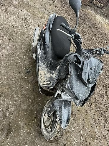 Скутеры: Торг уместен Скутер/мопед, черный, бензиновый. Особенности и — 2