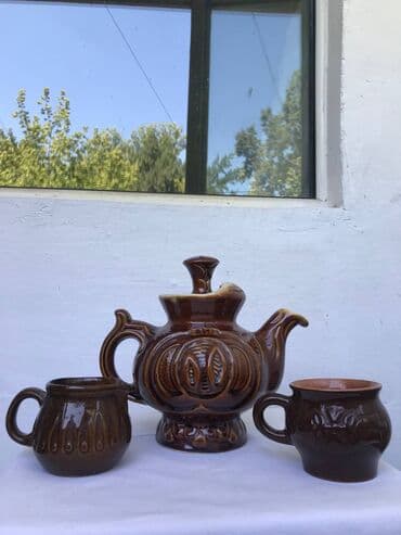 Посуда глинянная. Стоимость 300 сом каждая. Торг возможен