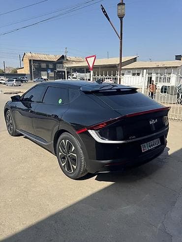 люки крыши: Kia EV6: 2022 г., Автомат, Электромобиль, Кроссовер — 4