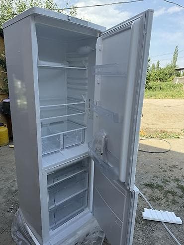 Холодильник Indesit, Новый, Двухкамерный, De frost (капельный), 60 * 185 * 60