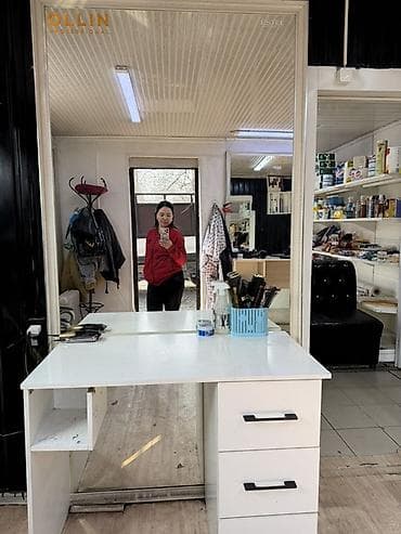 ДЁШЕВО ОЧЕНЬ СРОЧНО Маникюрный стол - Парикмахерская зеркало at lalafo.kg ДЁШЕВО ОЧЕНЬ СРОЧНО Маникюрный стол - Парикмахерская зеркало