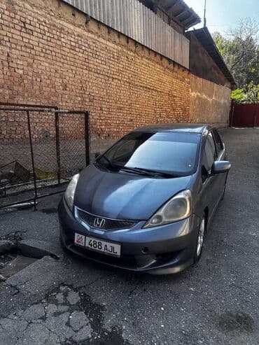 обмен авто с моей доплатой: Honda Fit: 2009 г., 1.5 л, Автомат, Бензиновая, Универсал — 3