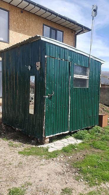 Срочно продается Бутик длинна 255×255 высота 235 Сделан из ДСП и