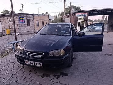 Toyota Avensis: 1998 г., 1.6 л, Механика, Бензин, Седан