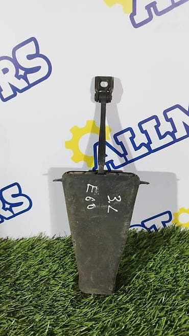 e60 m5: BMW e-60, ограничитель задней левой двери — 1