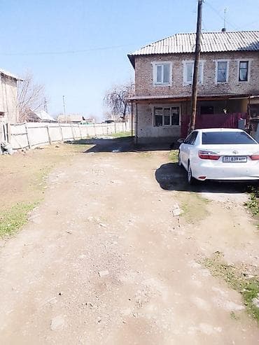 участок с шалта: 7 комнат Двухэтажный кирпичный дом с большим участком. - Материал — 3