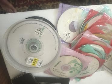 продажа cd дисков: Набор оптических дисков DVD-R/CD-R с чехлами. цена за все(чистых штук — 1