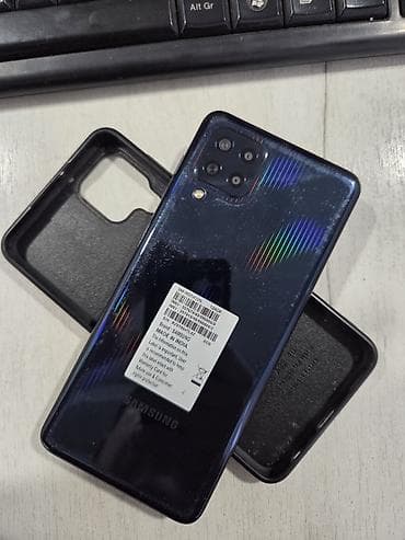 16 гб оперативной памяти: Samsung Galaxy M32, Б/у, 128 ГБ, цвет - Черный, 2 SIM — 2