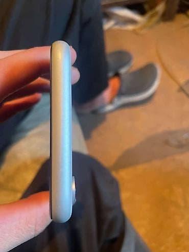 techno pova 3: IPhone Xr, Б/у, 64 ГБ, Белый, Чехол, 77 % — 3