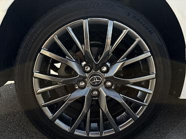 byd plus: Toyota Corolla: 2019 г., 1.8 л, Вариатор, Гибрид, Седан — 8