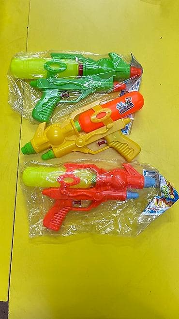 Игрушки: Водные пистолеты в большом ассортименте выбор просто огромный — 6