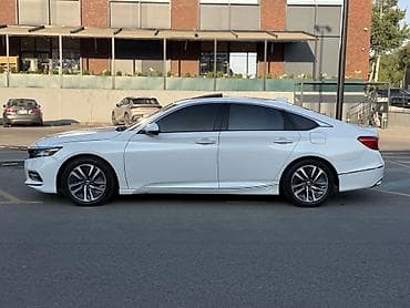 Honda Accord: 2019 г., 2 л, Вариатор, Гибрид, Седан — 4