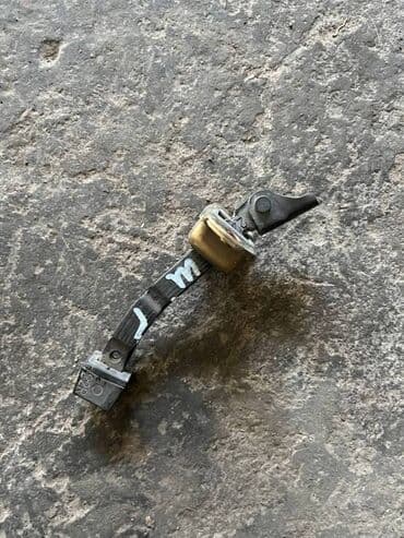 кованые диски из японии: Mitsubishi Chariot Grandis ограничитель двери, Митсубиси Шариот — 1