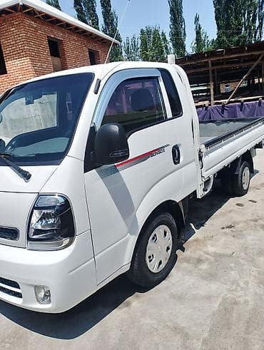 Унаа: Kia BONGO: 2020 г., 2.4 л, Кол менен иштөөчү, Газ — 2