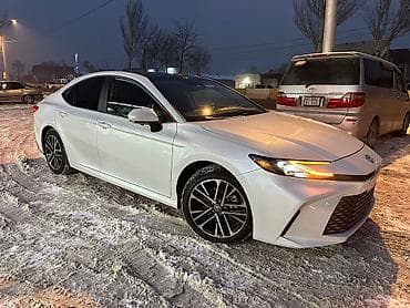 Toyota Camry: 2025 г., 2.5 л, Автомат, Бензин, Седан — 4