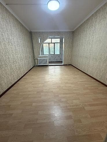 royal center: 3 комнаты, 60 м², 104 серия, 1 этаж, Косметический ремонт — 1