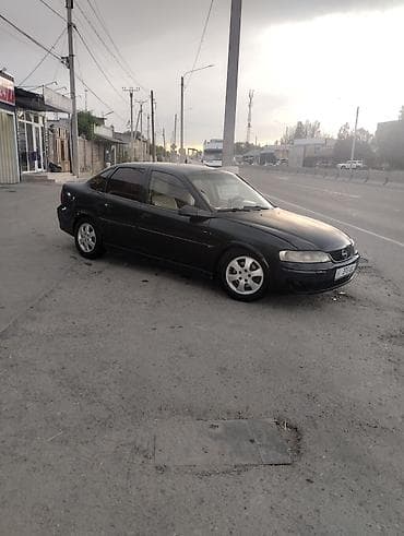 Транспорт: Opel Vectra: 2001 г., 1.6 л, Кол менен иштөөчү, Бензин, Седан — 2