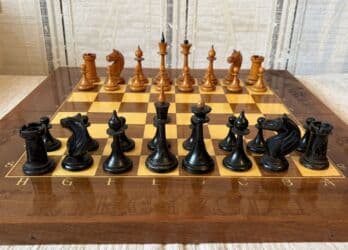 курсы шахмат бишкек: Шахматы СССР. Полный комплект! Все одинаковые. Доска дерево. Фигуры — 7