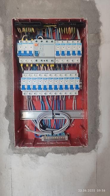 Электрики: Электрик | Установка автоматов, Установка бытовой техники, Демонтаж электроприборов Больше 6 лет опыта — 3