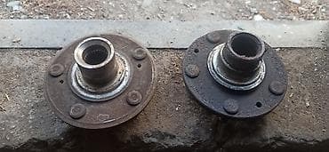 4 5мм: Передние ступицы(2шт.) Mazda cx7. Б/у в хорошем состоянии. P.s цена — 3