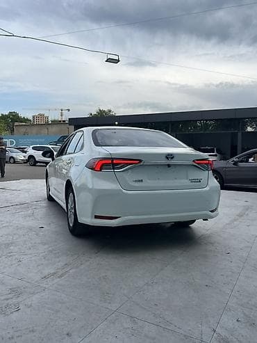 тайото кароло: Toyota Corolla: 2022 г., 1.8 л, Гибрид, Седан — 4