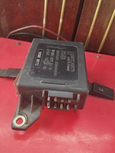 немецкий набор ключей: Наружные накладки порогов Mercedes-Benz, 1991 г., Новый — 8