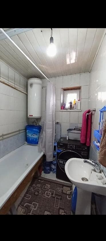 Бөлмөлөр: 65 м², 3 бөлмө, Забор, тосулган — 3