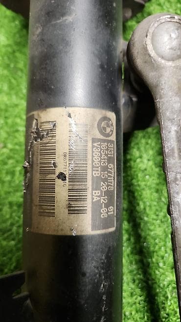 е90: Стойка амортизатор пер Е90 6 771 178 Стойка амортизатор пер Год 2006 — 4