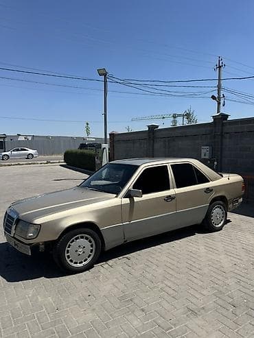 мерседес бенс а: Mercedes-Benz W124: 1990 г., Седан — 6