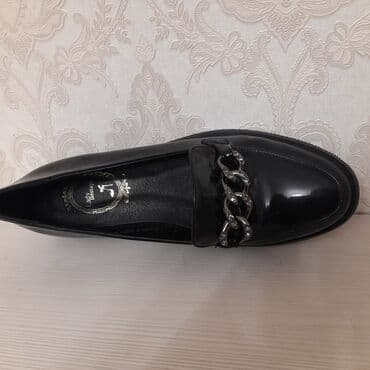 фирменная обувь из италии: Продаю женскую обувь фото 1-3: туфли лаковые с пряжкой, фабричный — 3