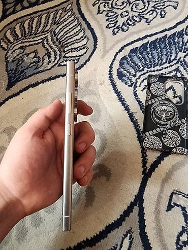 пад 6: Смартфон с дизайном в стиле Samsung Galaxy S24 Ultra (плоские грани — 10