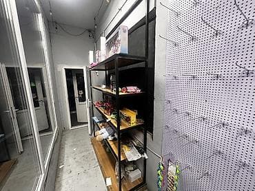 Металлические торговые стеллажи с деревянными полками Размер at lalafo.kg Металлические торговые стеллажи с деревянными полками Размер