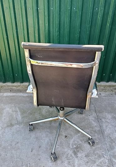 office table: Офисное кресло, Б/у, С колесиками, цвет - Черный, Экокожа — 3