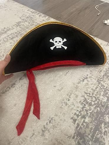 форма войеный: Новая. Пиратская треуголка — 1