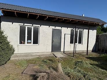 гараж кирпич: Продаётся кирпичный дом с двором и хозяйственным участком.3 жилые — 8