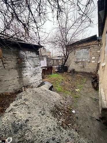 Дома: Срочно продаю дом. На пересечение ул. Тоголок Молдо, пер. Алтайский — 8