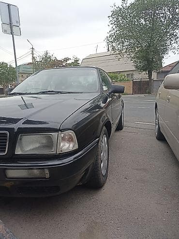 Audi: Audi 80: 1993 г., 2 л, Механика, Бензин, Седан — 2