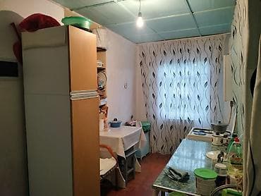 Дома: Дом с садом и удобствами - Жилой дом с фасадом из штукатурки, крыша — 6