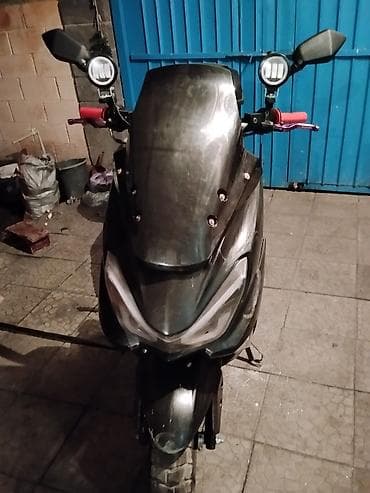 Кумурска мотороллер: Макси-скутер Yamaha, 180 куб. см, Бензин, Колдонулган — 3