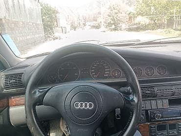 Audi 100: 1994 г., 2.6 л, Механика, Бензин, Седан