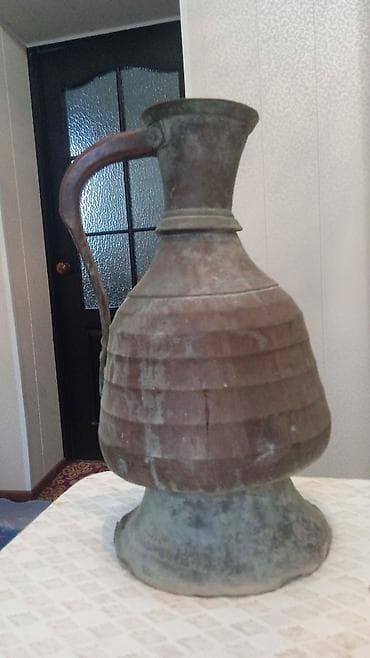 металический пистолет: Кувшин-кумган из металла (вероятно, медь/латунь) с широкой горловиной — 1