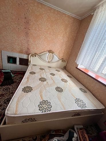 куплю двуспальную кровать: Спальный кровать с матрасом — 1