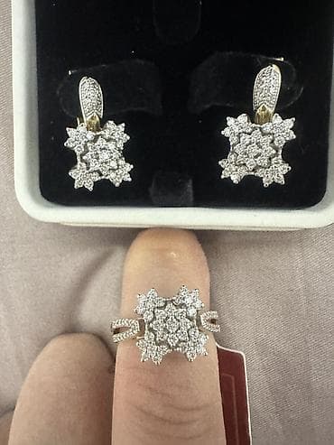 Наборы украшений: Ювелирный набор с бриллиантами: серьги и кольцо — 2