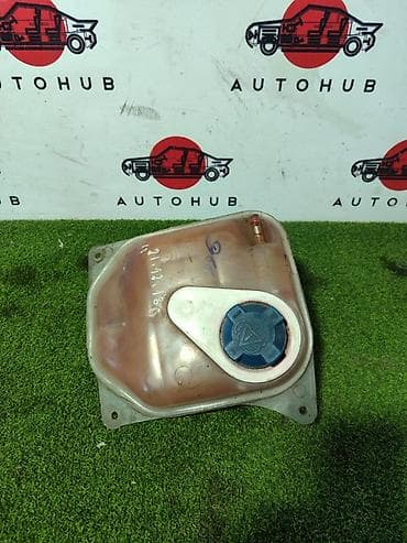 audi tt: Бачок Audi — 1